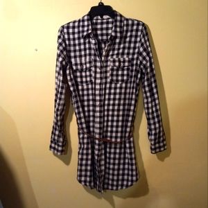 Women's Hearts and Hips Long Sleeve Shirt With Belt.